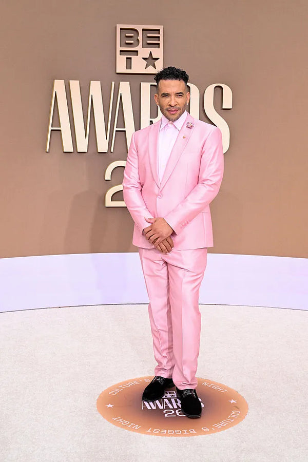 Jason Lee Bet Awards 2026 Soft Blush Pink Suit
